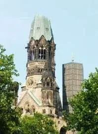 Torre remanescente da igreja Kaiser Wilhelm.